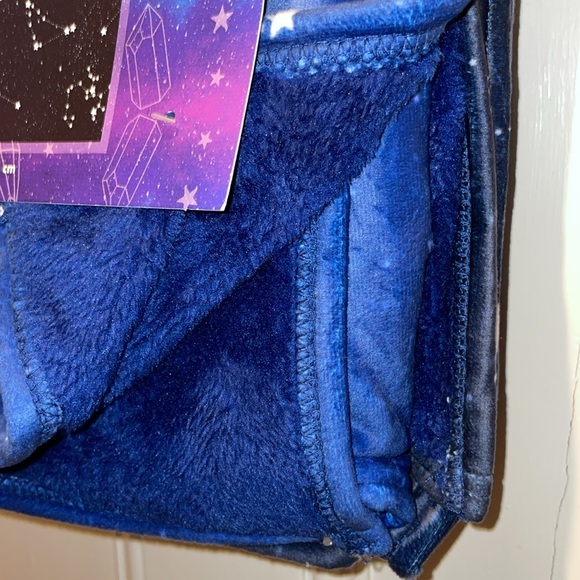 Spirit Tarot Fleece Throw 50x60 Blue NWT - Picture 5 of 5